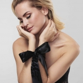 Черные ленты для связывания SILKY SENSUAL HANDCUFFS - Bijoux Indiscrets - купить с доставкой в Нижнем Новгороде