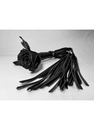 Черная кожаная плеть с розой в рукояти - 40 см. - БДСМ Арсенал - купить с доставкой в Нижнем Новгороде