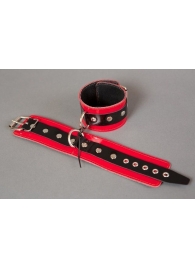 Красные лакированные наручники с клёпками - Подиум - купить с доставкой в Нижнем Новгороде