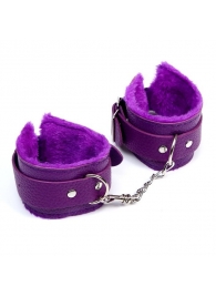 Фиолетовые наручники с меховой подкладкой - Сима-Ленд - купить с доставкой в Нижнем Новгороде