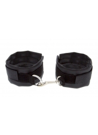 Чёрные полиуретановые наручники с карабином Beginners Wrist Restraints - Blush Novelties - купить с доставкой в Нижнем Новгороде