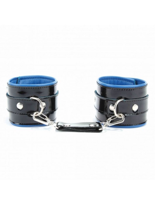 Чёрные лаковые наручники с синим подкладом - БДСМ Арсенал - купить с доставкой в Нижнем Новгороде