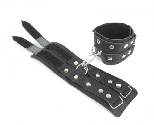 Черные широкие кожаные наручники с заклепками на карабине - Notabu - купить с доставкой в Нижнем Новгороде