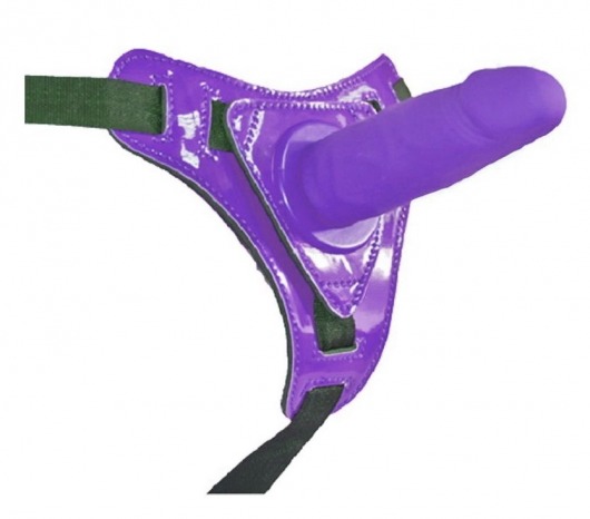Фиолетовый страпон на лакированных трусиках - 12 см. - Howells - купить с доставкой в Нижнем Новгороде