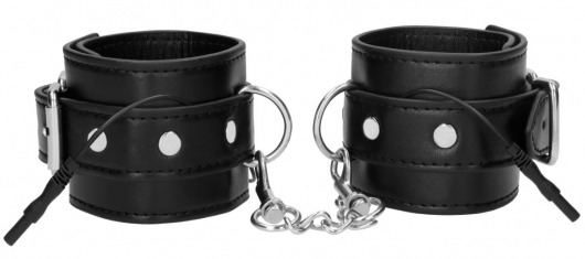 Черные наручники с электростимуляцией Electro Handcuffs - Shots Media BV - купить с доставкой в Нижнем Новгороде