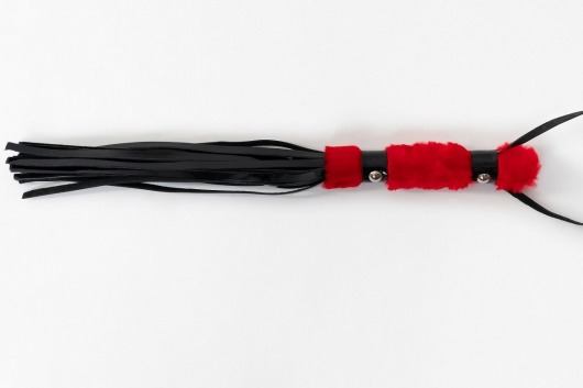 Многохвостовый черный лаковый флогер с красной ручкой - 44 см. - Джага-Джага - купить с доставкой в Нижнем Новгороде