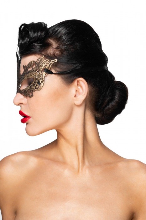 Золотистая карнавальная маска  Хамаль - Джага-Джага купить с доставкой