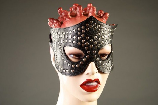 Чёрная маска-очки с клёпками - Подиум - купить с доставкой в Нижнем Новгороде