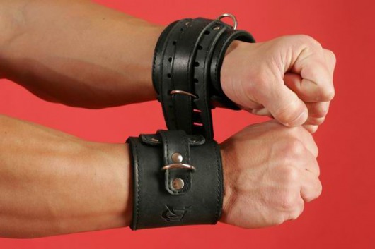 Широкие наручники без пряжки - Подиум - купить с доставкой в Нижнем Новгороде