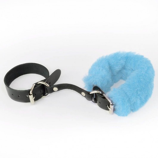 Черные кожаные наручники со съемной голубой опушкой - Sitabella - купить с доставкой в Нижнем Новгороде