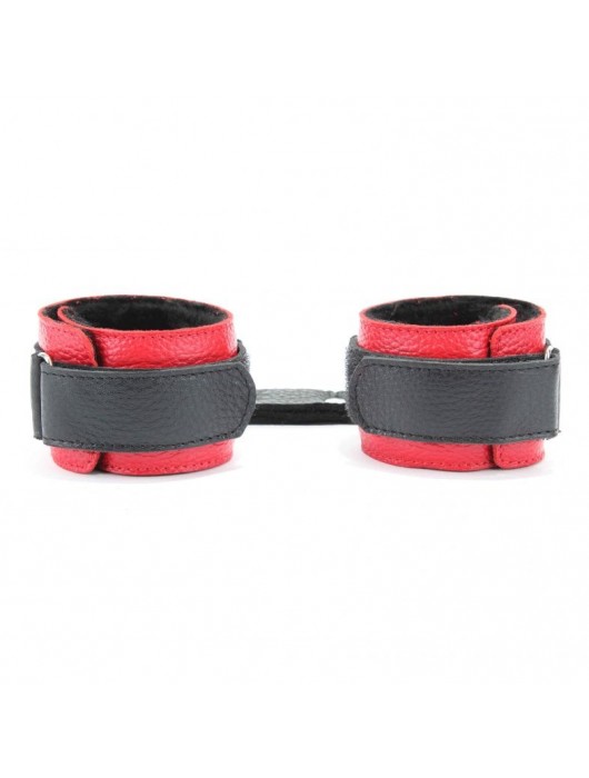 Красно-чёрные кожаные наручники с меховым подкладом - БДСМ Арсенал - купить с доставкой в Нижнем Новгороде