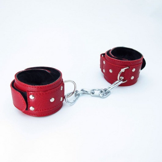 Красные кожаные наручники с меховым подкладом - БДСМ Арсенал - купить с доставкой в Нижнем Новгороде
