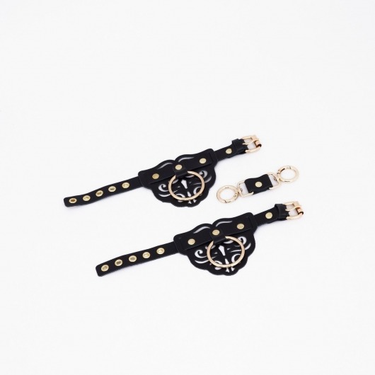 Черные кожаные наручники с клепками, кольцами и золотистой фурнитурой - Crazy Handmade - купить с доставкой в Нижнем Новгороде