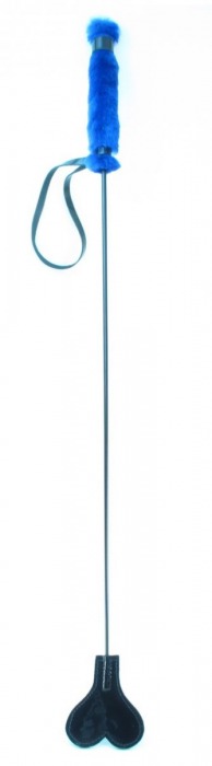 Лаковый стек с синей меховой ручкой - 64 см. - БДСМ Арсенал - купить с доставкой в Нижнем Новгороде