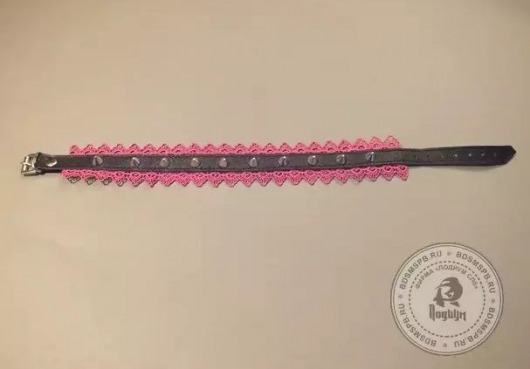 Чёрный ошейник с цикламеновым кружевом и шипами - Подиум - купить с доставкой в Нижнем Новгороде