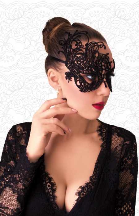 Ажурная асимметричная маска чёрного цвета - FlirtOn купить с доставкой