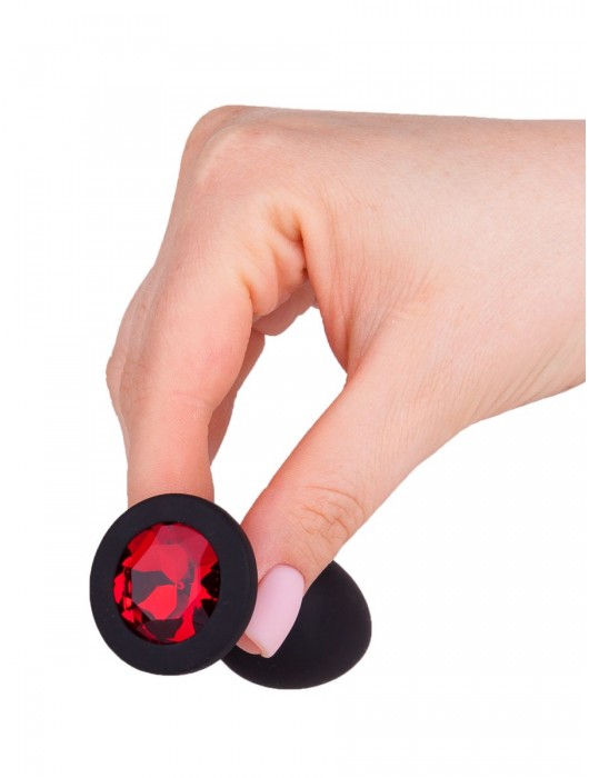Чёрная анальная втулка с красным кристаллом - 7,3 см. - Джага-Джага - купить с доставкой в Нижнем Новгороде